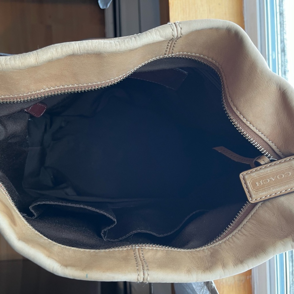 Coach tan leather crossbody bag/ Shoulder Bag - Picture 11 of 13